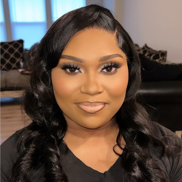 Meet your Posher, Sheika - Picture 1 of 1